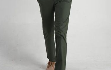 【绿色裤子搭配】绿色的裤子怎么搭配，绿色的裤子怎么穿好看