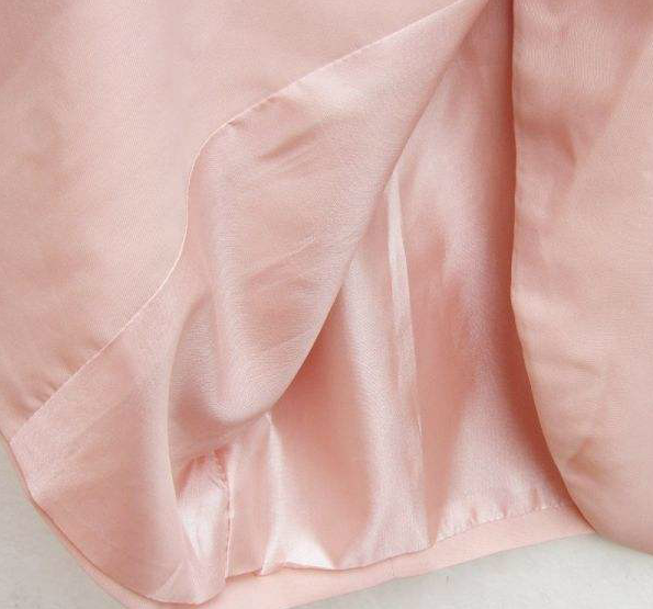 【粉色西装染上黑色怎么办】粉色西装的洗涤方法，如何洗粉色西装